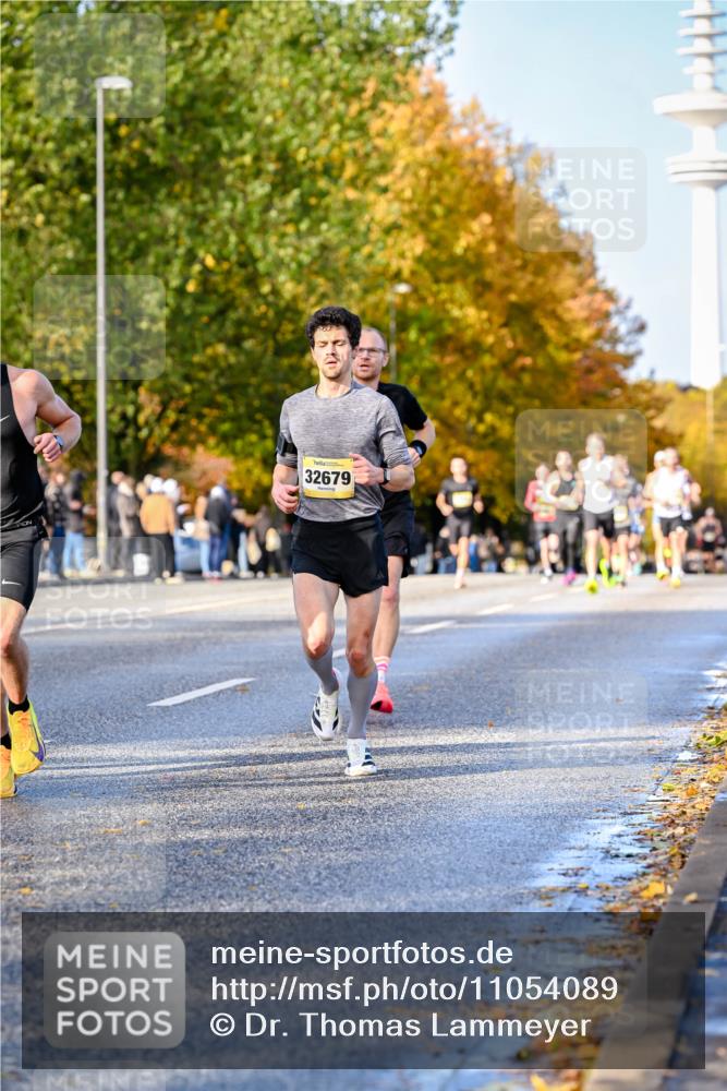 25.10.2026 - hella hamburg halbmarathon Dr. Thomas Lammeyer http://msf.ph/oto/11054089 25.10.2026 10:17:14 Kennedybrücke 32679 meine-sportfotos.de