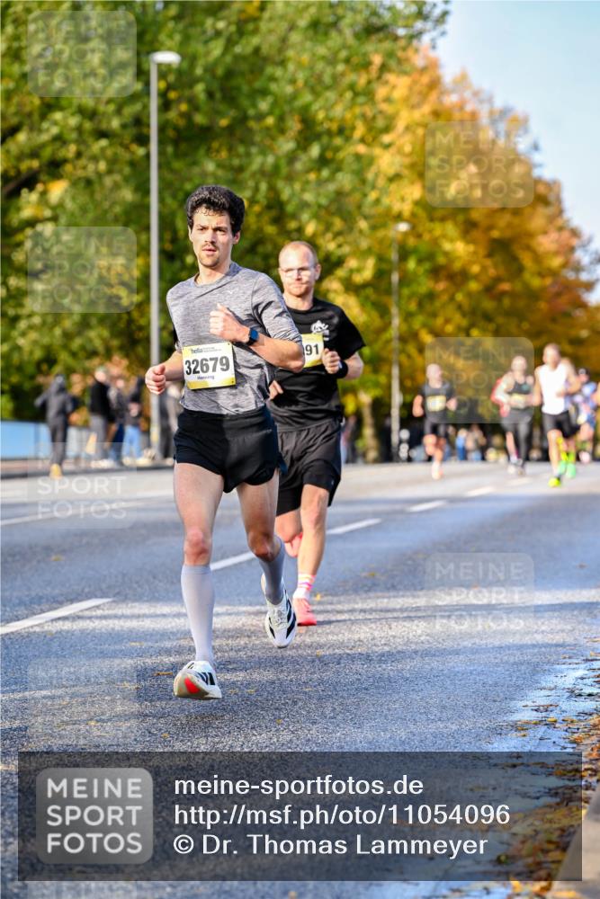 25.10.2026 - hella hamburg halbmarathon Dr. Thomas Lammeyer http://msf.ph/oto/11054096 25.10.2026 10:17:15 Kennedybrücke 32679, 91 meine-sportfotos.de