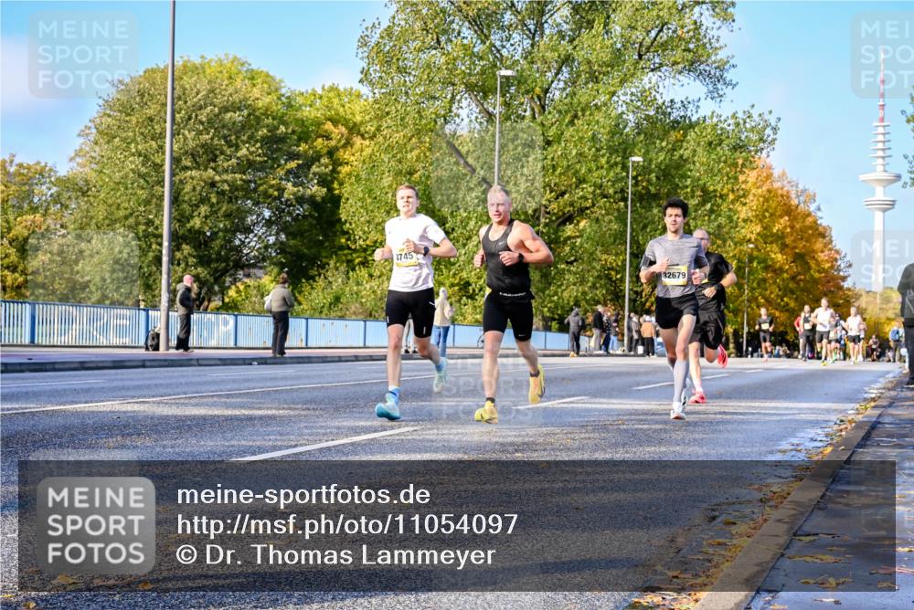 25.10.2026 - hella hamburg halbmarathon Dr. Thomas Lammeyer http://msf.ph/oto/11054097 25.10.2026 10:17:15 Kennedybrücke 3745, 32679 meine-sportfotos.de