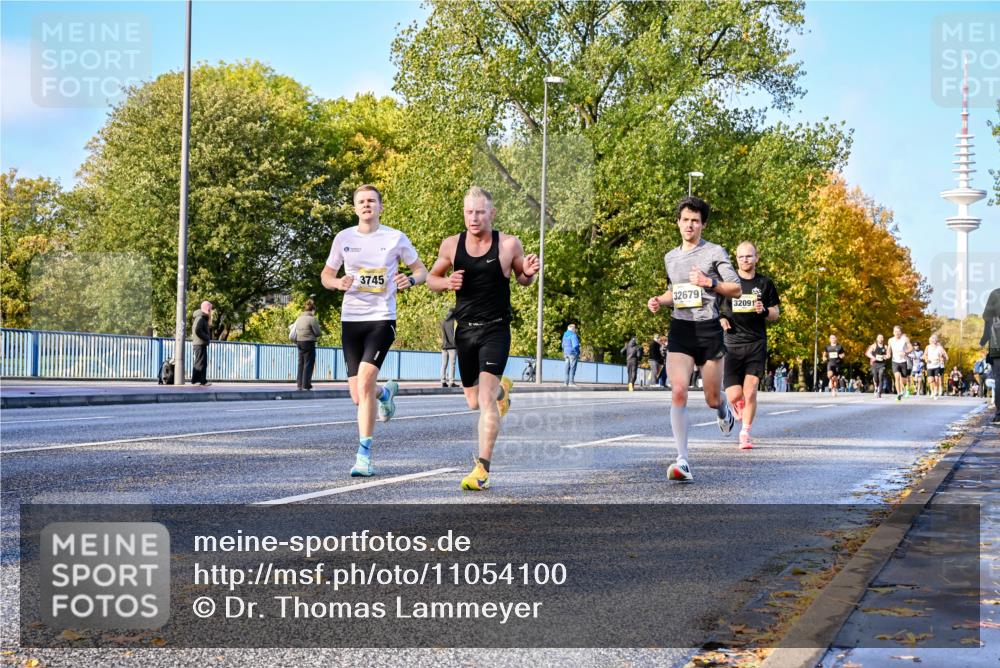 25.10.2026 - hella hamburg halbmarathon Dr. Thomas Lammeyer http://msf.ph/oto/11054100 25.10.2026 10:17:15 Kennedybrücke 3745, 32679, 32091 meine-sportfotos.de