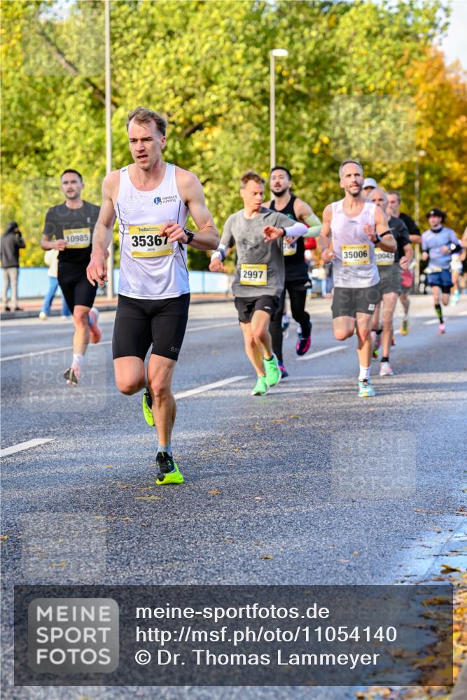 25.10.2026 - hella hamburg halbmarathon Dr. Thomas Lammeyer http://msf.ph/oto/11054140 25.10.2026 10:17:23 Kennedybrücke 10985, 35367, 2997, 35006, 0045 meine-sportfotos.de