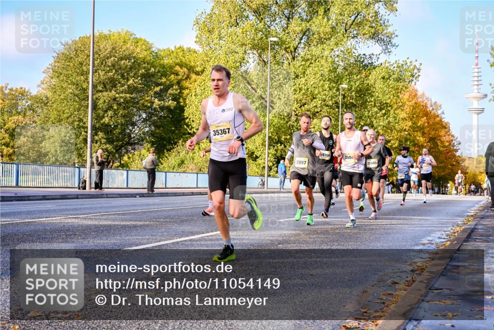25.10.2026 - hella hamburg halbmarathon Dr. Thomas Lammeyer http://msf.ph/oto/11054149 25.10.2026 10:17:23 Kennedybrücke 35367, 2997, 9706, 350, 20045 meine-sportfotos.de