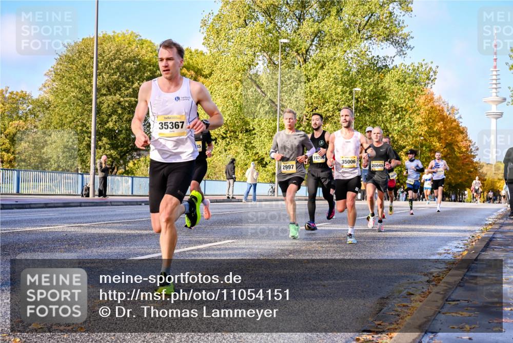 25.10.2026 - hella hamburg halbmarathon Dr. Thomas Lammeyer http://msf.ph/oto/11054151 25.10.2026 10:17:24 Kennedybrücke 35367, 35, 19700, 35006, 2997, 20045, 21479 meine-sportfotos.de