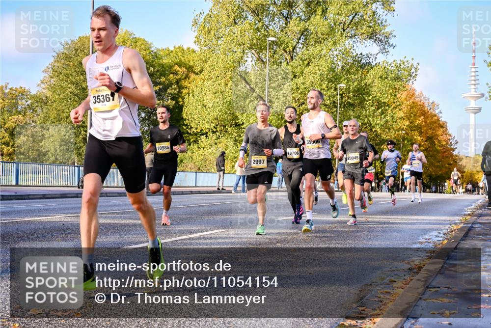 25.10.2026 - hella hamburg halbmarathon Dr. Thomas Lammeyer http://msf.ph/oto/11054154 25.10.2026 10:17:24 Kennedybrücke 35367, 10985, 2997, 19706, 35006, 20045, 21479 meine-sportfotos.de