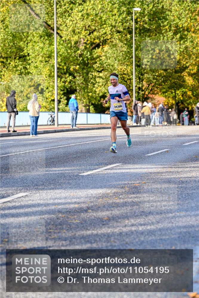 25.10.2026 - hella hamburg halbmarathon Dr. Thomas Lammeyer http://msf.ph/oto/11054195 25.10.2026 10:17:29 Kennedybrücke 24366 meine-sportfotos.de