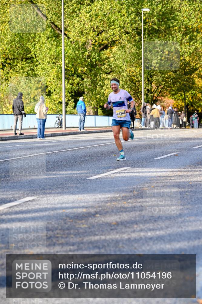 25.10.2026 - hella hamburg halbmarathon Dr. Thomas Lammeyer http://msf.ph/oto/11054196 25.10.2026 10:17:29 Kennedybrücke 24366 meine-sportfotos.de