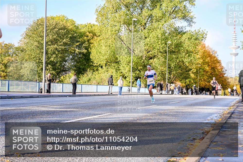 25.10.2026 - hella hamburg halbmarathon Dr. Thomas Lammeyer http://msf.ph/oto/11054204 25.10.2026 10:17:30 Kennedybrücke 24366 meine-sportfotos.de