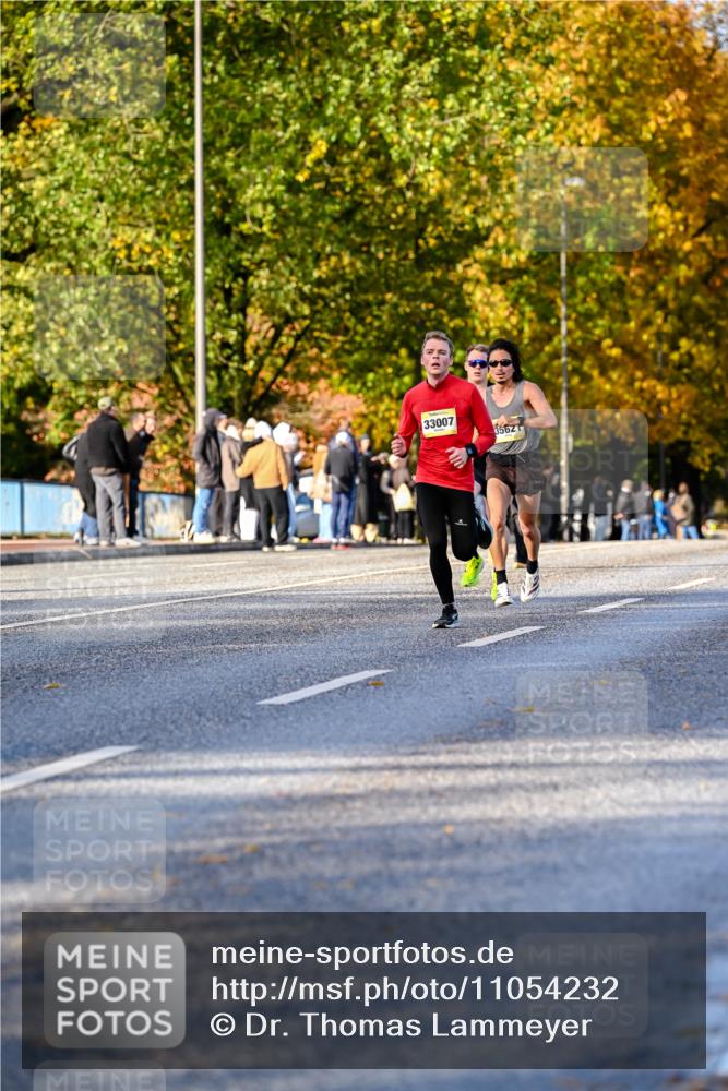25.10.2026 - hella hamburg halbmarathon Dr. Thomas Lammeyer http://msf.ph/oto/11054232 25.10.2026 10:17:36 Kennedybrücke 33007, 3562 meine-sportfotos.de
