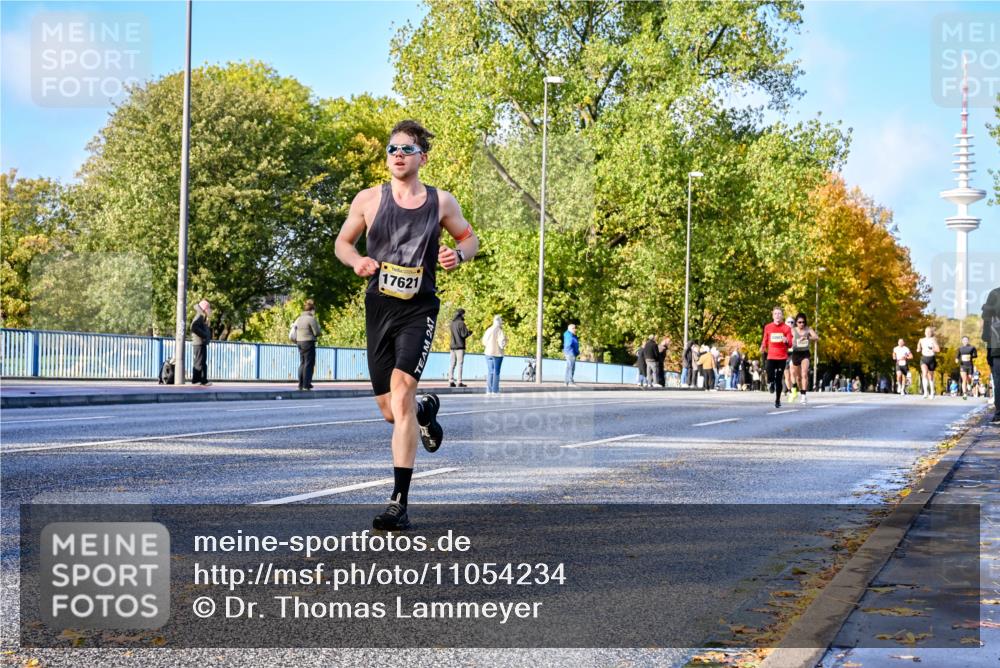 25.10.2026 - hella hamburg halbmarathon Dr. Thomas Lammeyer http://msf.ph/oto/11054234 25.10.2026 10:17:36 Kennedybrücke 17621 meine-sportfotos.de