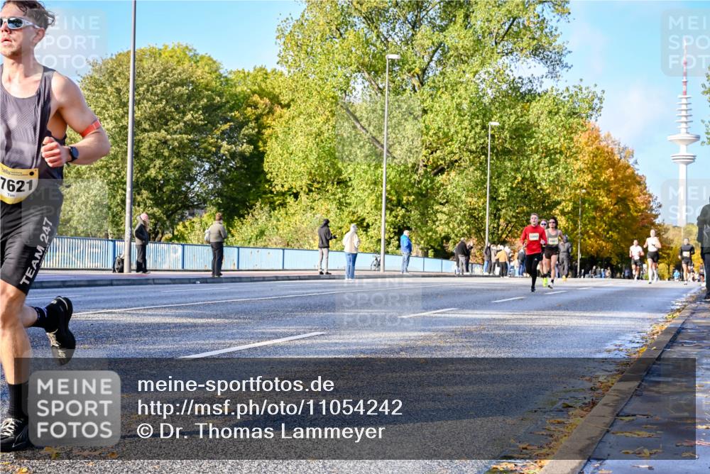 25.10.2026 - hella hamburg halbmarathon Dr. Thomas Lammeyer http://msf.ph/oto/11054242 25.10.2026 10:17:37 Kennedybrücke 7621, 247 meine-sportfotos.de
