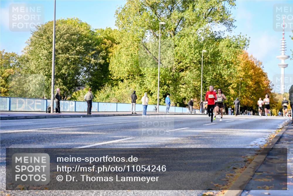 25.10.2026 - hella hamburg halbmarathon Dr. Thomas Lammeyer http://msf.ph/oto/11054246 25.10.2026 10:17:37 Kennedybrücke  meine-sportfotos.de