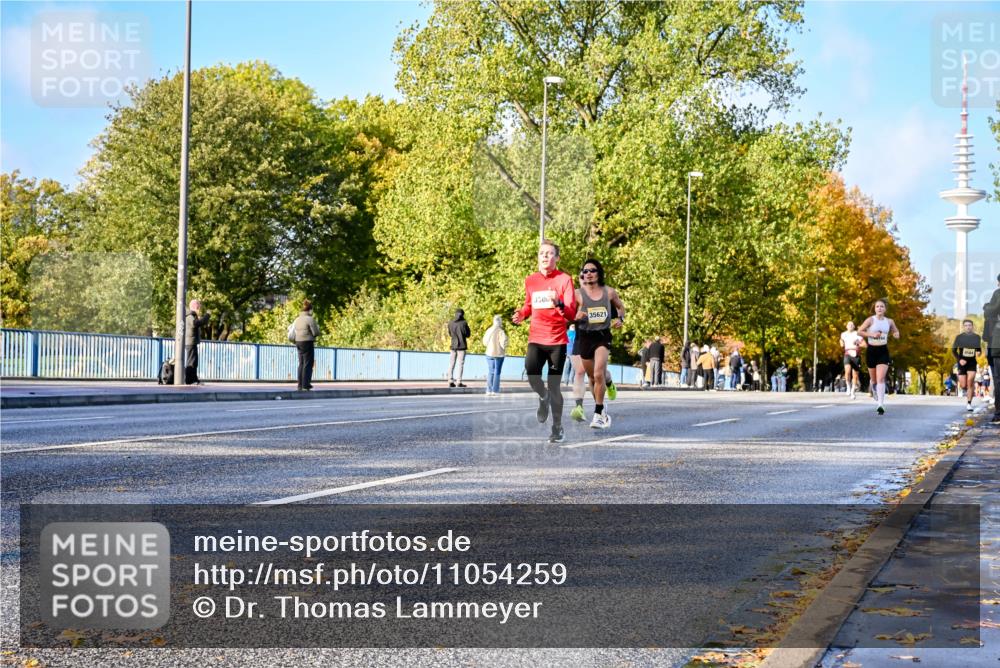 25.10.2026 - hella hamburg halbmarathon Dr. Thomas Lammeyer http://msf.ph/oto/11054259 25.10.2026 10:17:40 Kennedybrücke 3500, 35621 meine-sportfotos.de