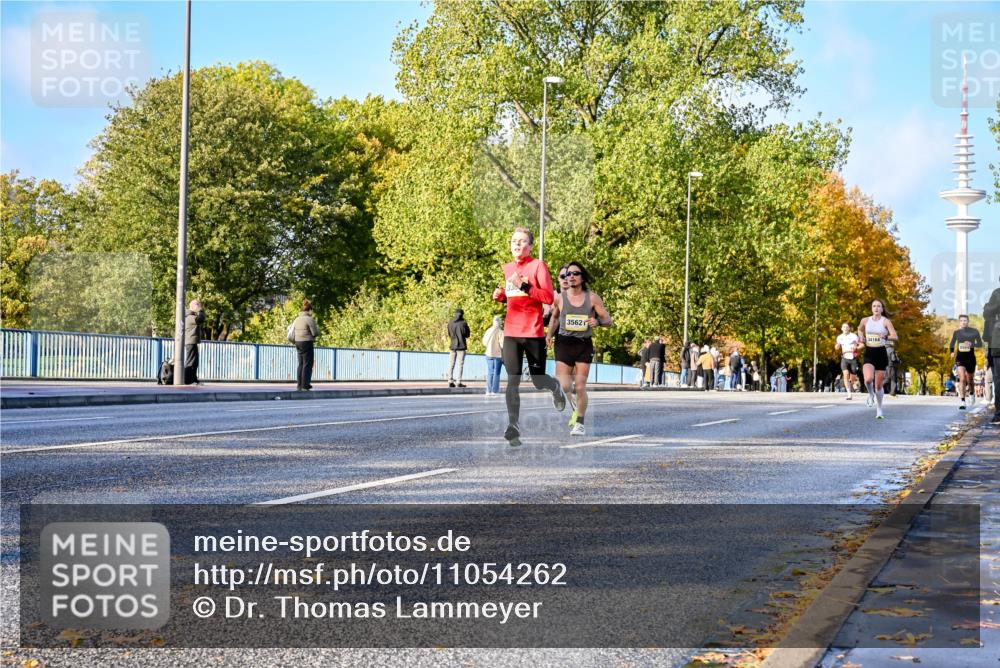 25.10.2026 - hella hamburg halbmarathon Dr. Thomas Lammeyer http://msf.ph/oto/11054262 25.10.2026 10:17:40 Kennedybrücke 35621, 34164 meine-sportfotos.de