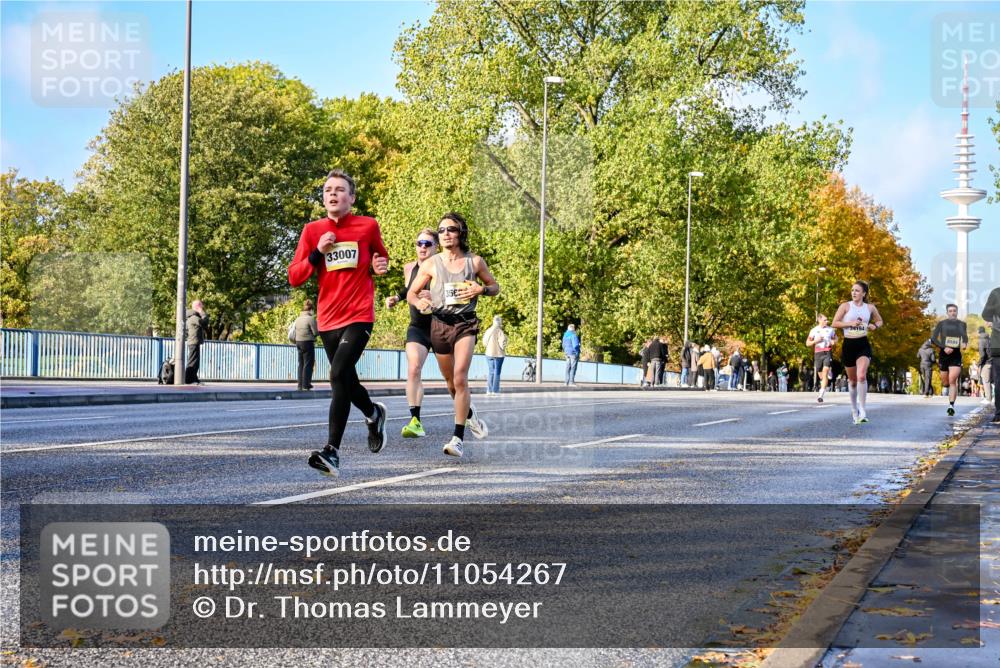 25.10.2026 - hella hamburg halbmarathon Dr. Thomas Lammeyer http://msf.ph/oto/11054267 25.10.2026 10:17:41 Kennedybrücke 33007 meine-sportfotos.de