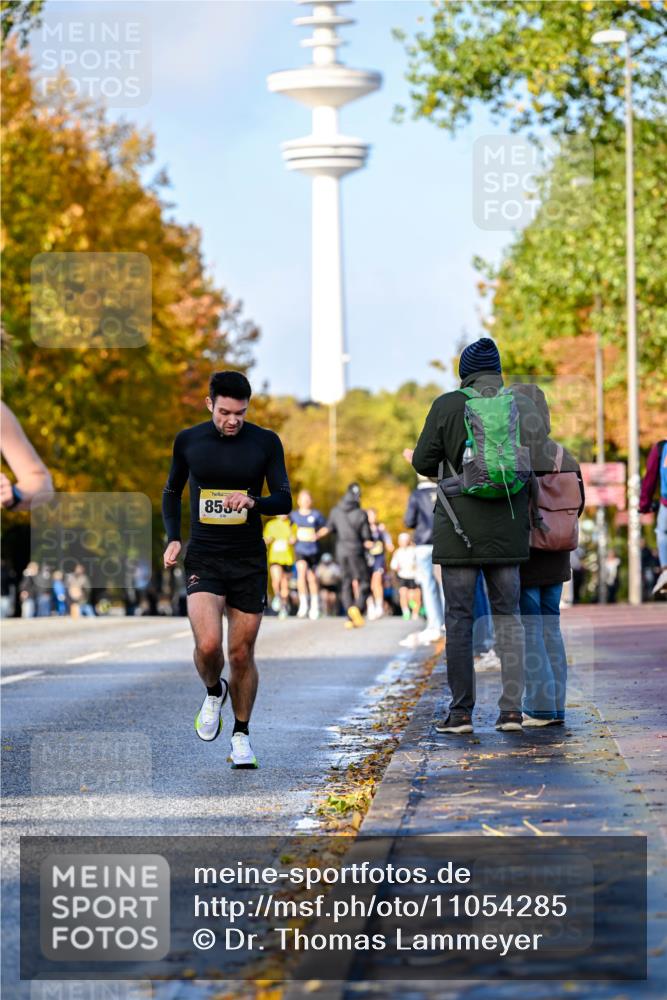 25.10.2026 - hella hamburg halbmarathon Dr. Thomas Lammeyer http://msf.ph/oto/11054285 25.10.2026 10:17:43 Kennedybrücke 8534 meine-sportfotos.de