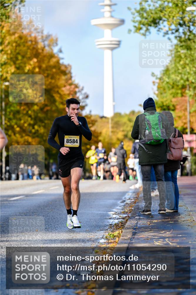 25.10.2026 - hella hamburg halbmarathon Dr. Thomas Lammeyer http://msf.ph/oto/11054290 25.10.2026 10:17:43 Kennedybrücke 8584 meine-sportfotos.de