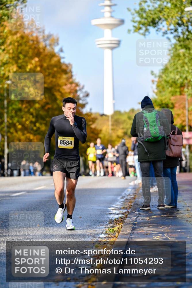 25.10.2026 - hella hamburg halbmarathon Dr. Thomas Lammeyer http://msf.ph/oto/11054293 25.10.2026 10:17:43 Kennedybrücke 8584 meine-sportfotos.de