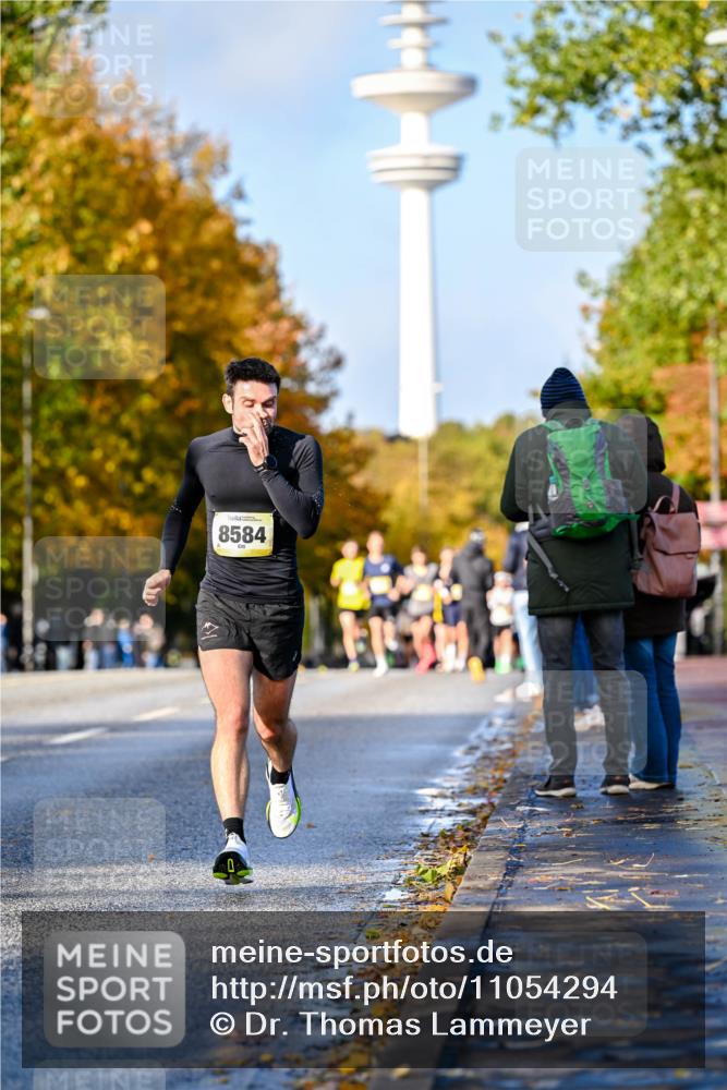 25.10.2026 - hella hamburg halbmarathon Dr. Thomas Lammeyer http://msf.ph/oto/11054294 25.10.2026 10:17:44 Kennedybrücke 8584 meine-sportfotos.de