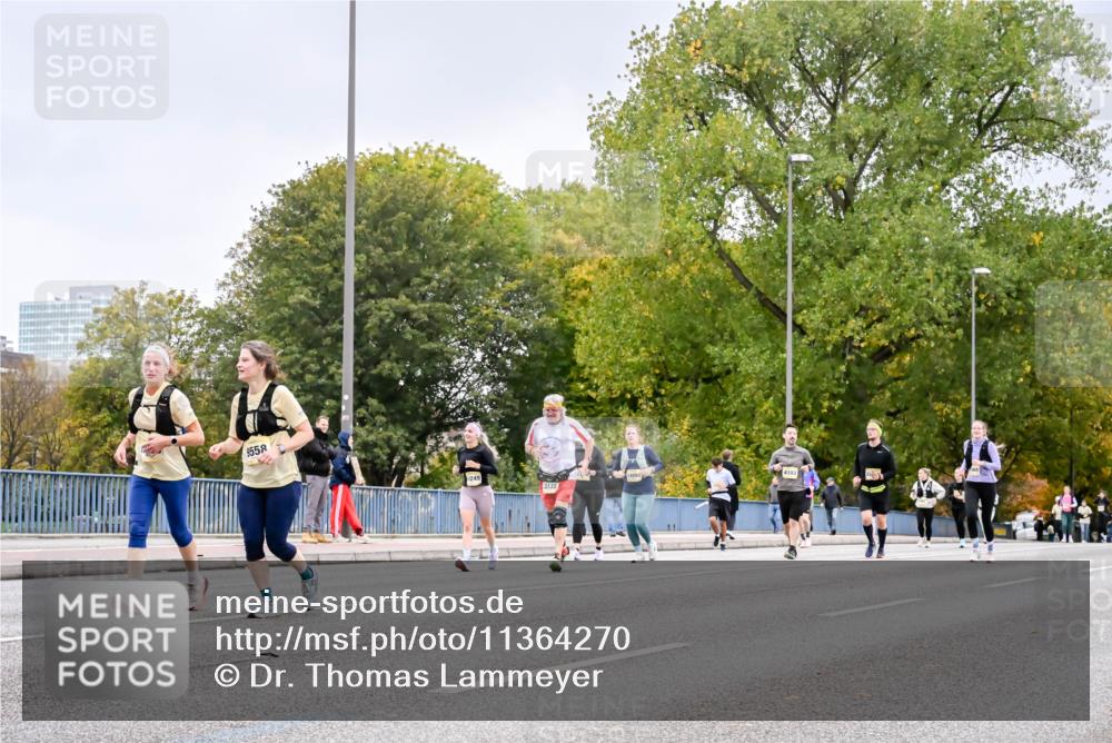 25.10.2026 - hella hamburg halbmarathon Dr. Thomas Lammeyer http://msf.ph/oto/11364270 25.10.2026 12:27:21 Kennedybrücke 9558, 249, 3135, 4103 meine-sportfotos.de