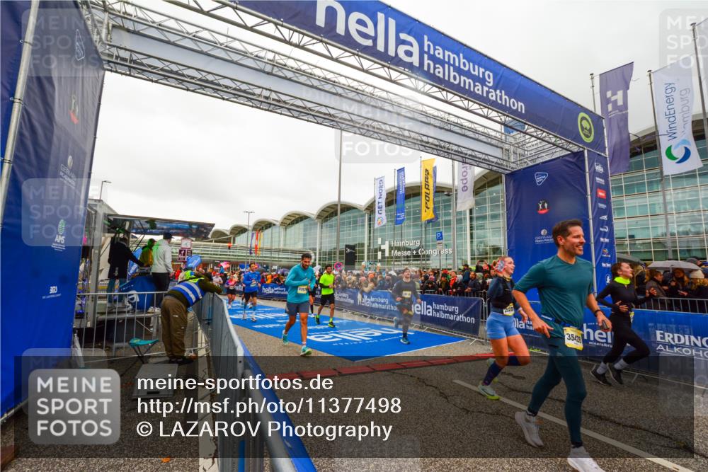 25.10.2026 - hella hamburg halbmarathon LAZAROV Photography http://msf.ph/oto/11377498 25.10.2026 12:27:14 Ziel 16658, 24756, 30879, 35428, 23286, 34311, 19116, 33576, 22983 meine-sportfotos.de