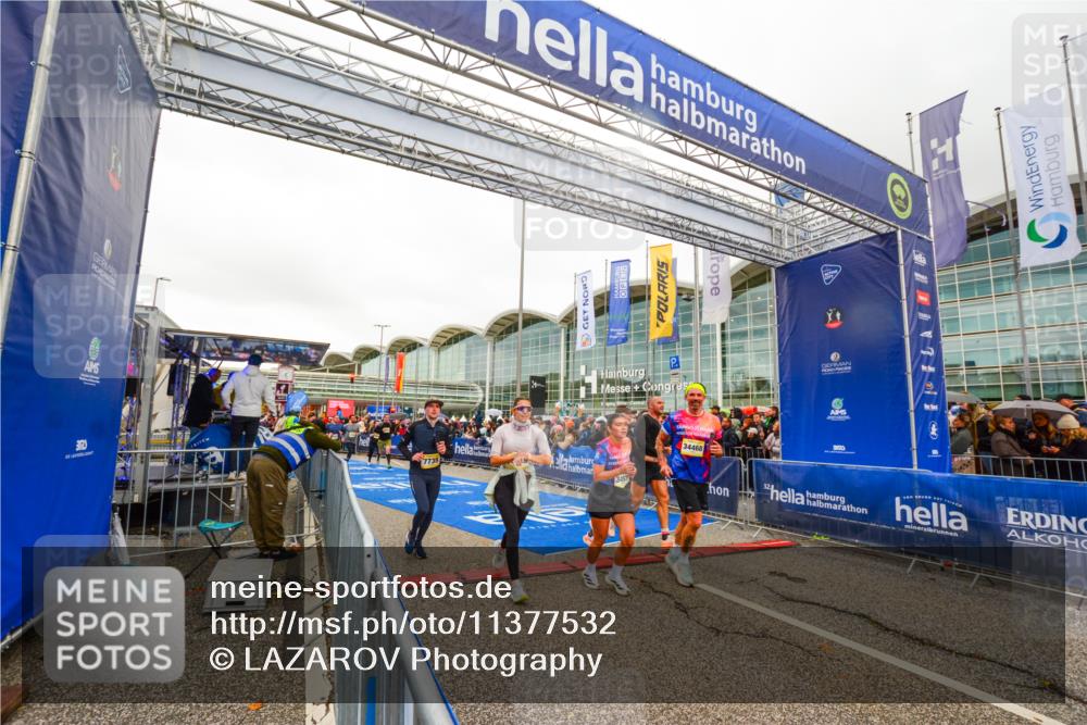 25.10.2026 - hella hamburg halbmarathon LAZAROV Photography http://msf.ph/oto/11377532 25.10.2026 12:27:19 Ziel 4183, 12298, 10759, 34931, 34468, 7735, 31965, 22184, 16241 meine-sportfotos.de