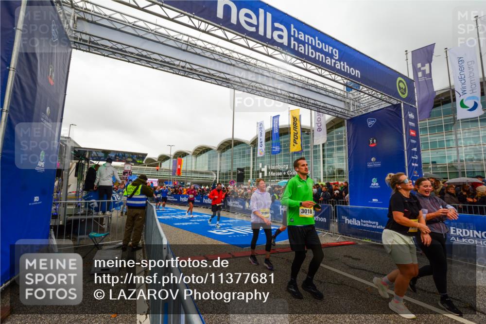 25.10.2026 - hella hamburg halbmarathon LAZAROV Photography http://msf.ph/oto/11377681 25.10.2026 12:27:37 Ziel 22047, 1840, 17073, 20703, 7945, 31951, 3018, 21349, 17905 meine-sportfotos.de