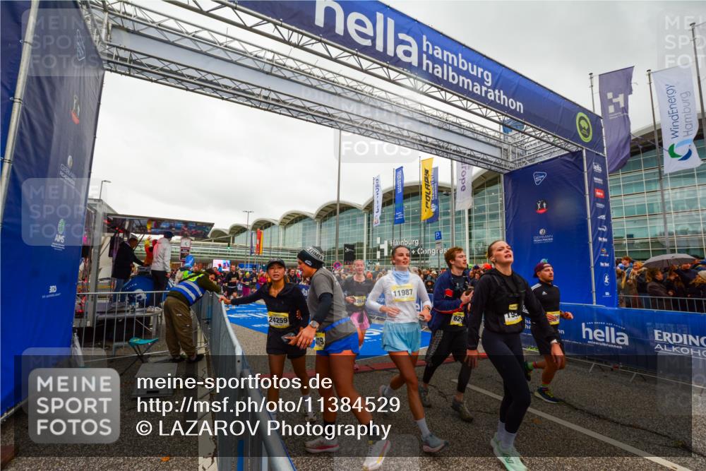 25.10.2026 - hella hamburg halbmarathon LAZAROV Photography http://msf.ph/oto/11384529 25.10.2026 12:26:39 Ziel 13954, 6115, 9538, 11987, 6290, 24991, 19578, 23273, 12033 meine-sportfotos.de