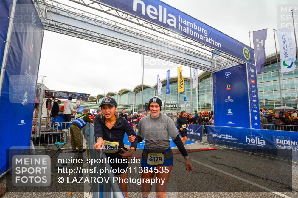 25.10.2026 - hella hamburg halbmarathon LAZAROV Photography http://msf.ph/oto/11384535 25.10.2026 12:26:41 Ziel 6290, 19578, 11987, 24991, 12033, 23273, 18244, 15919, 3748, 33403, 3703, 7859, 34983, 15918 meine-sportfotos.de