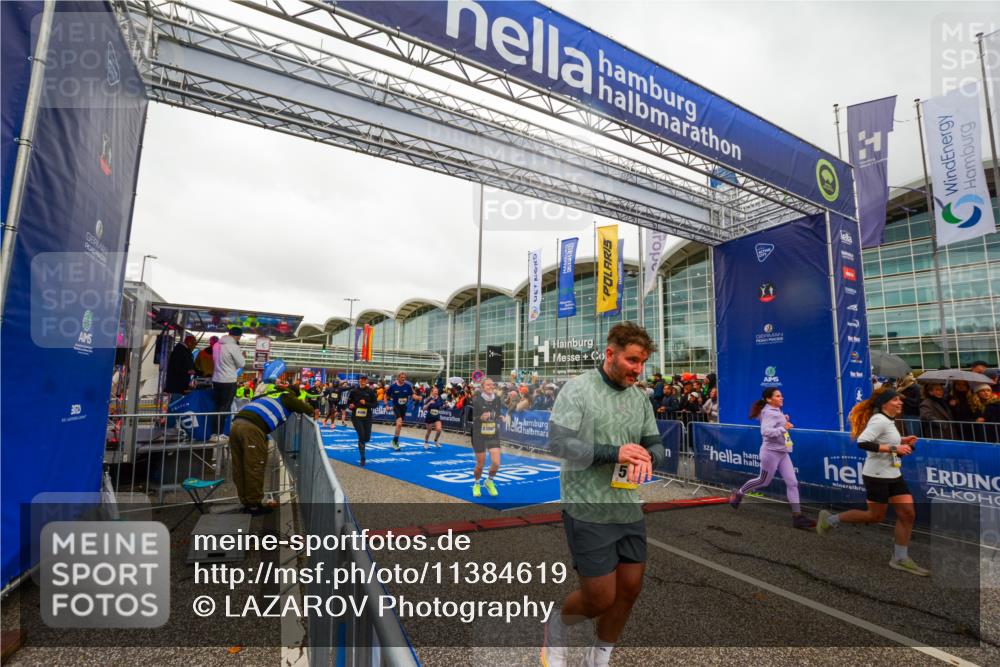 25.10.2026 - hella hamburg halbmarathon LAZAROV Photography http://msf.ph/oto/11384619 25.10.2026 12:27:00 Ziel 13532, 17410, 12930, 11321, 5114, 2054, 33067, 2424 meine-sportfotos.de