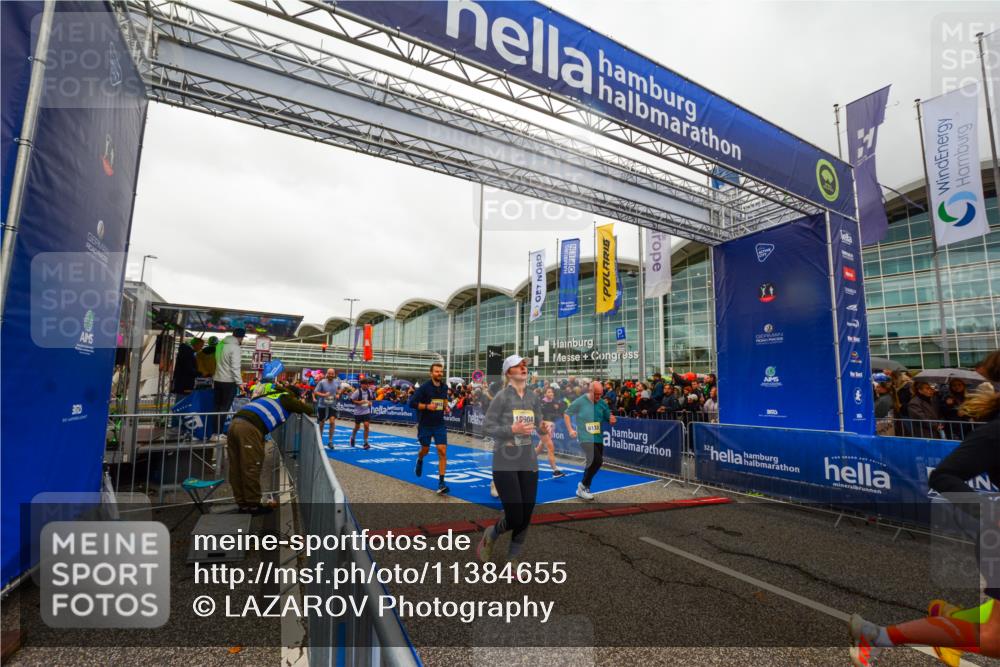 25.10.2026 - hella hamburg halbmarathon LAZAROV Photography http://msf.ph/oto/11384655 25.10.2026 12:27:09 Ziel 1133, 24271, 24270, 15904, 35501, 15607, 6133, 20912 meine-sportfotos.de
