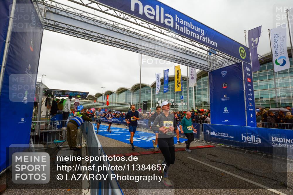 25.10.2026 - hella hamburg halbmarathon LAZAROV Photography http://msf.ph/oto/11384657 25.10.2026 12:27:10 Ziel 24270, 24271, 15904, 15607, 6133, 20912, 35501, 24756, 30879, 16658 meine-sportfotos.de