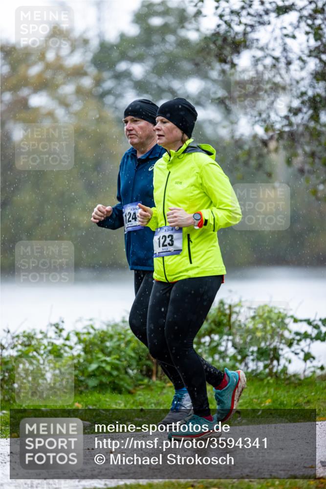 07.11.2021 - Bramfelder Winterlaufserie 2021/2022 Lauf 1 Michael Strokosch http://msf.ph/oto/3594341 07.11.2021 11:26:35 Laufen 2415, 124, 2438, 123 meine-sportfotos.de