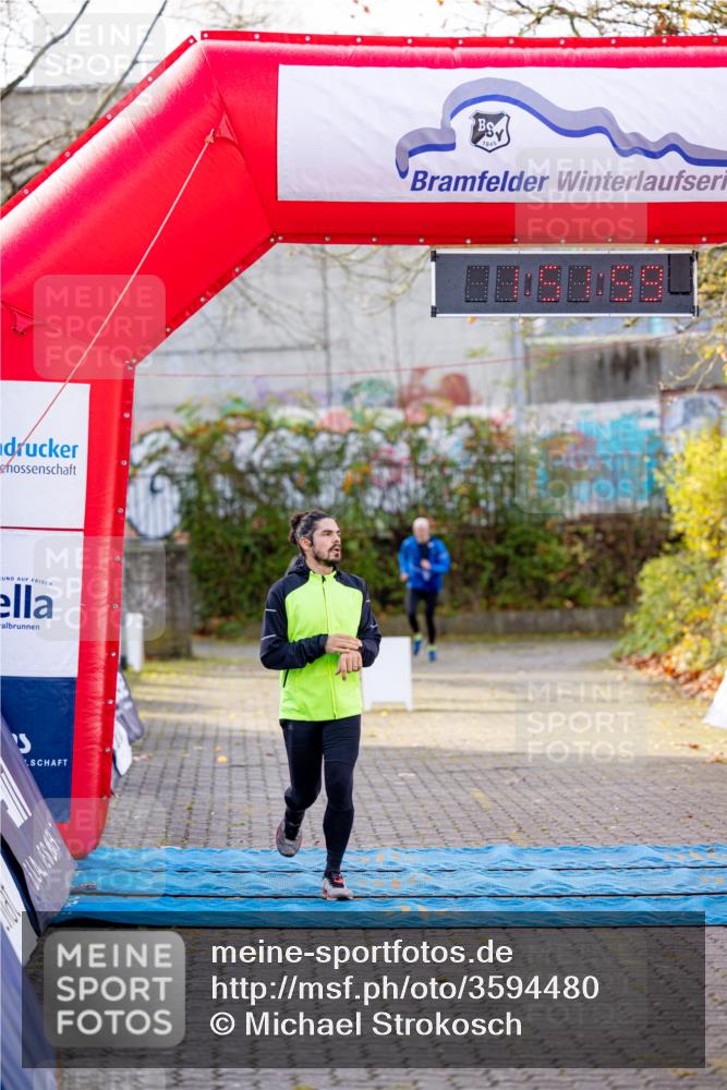07.11.2021 - Bramfelder Winterlaufserie 2021/2022 Lauf 1 Michael Strokosch http://msf.ph/oto/3594480 07.11.2021 12:22:52 Laufen 1945 meine-sportfotos.de