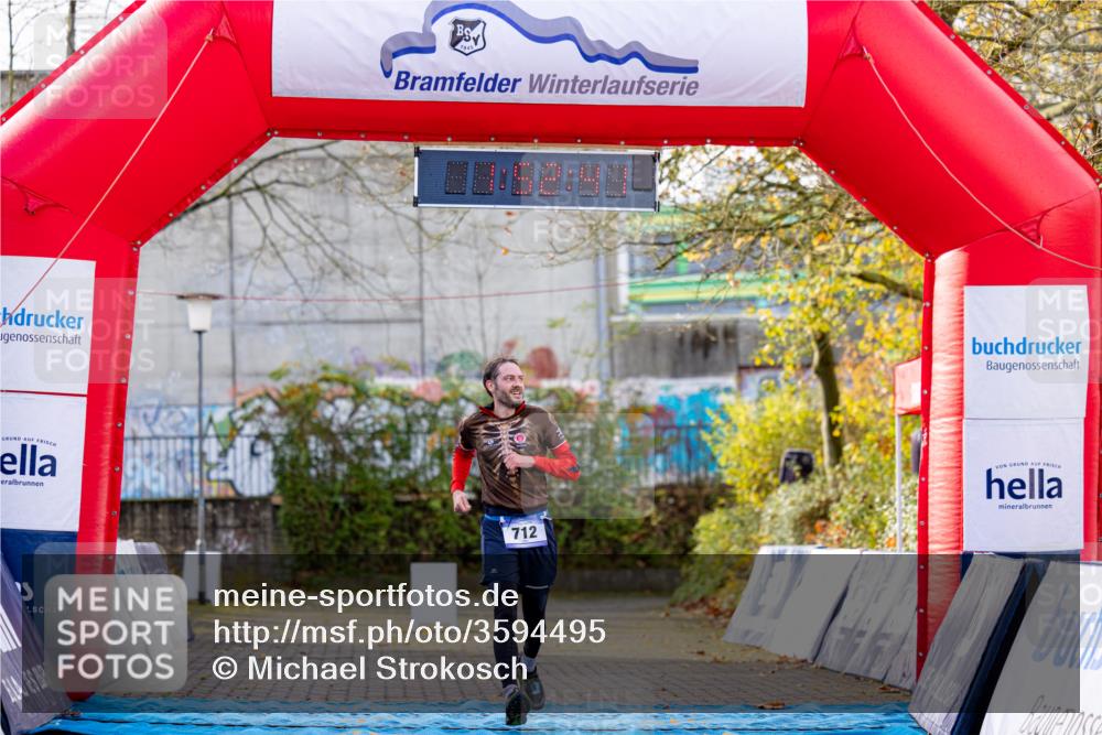 07.11.2021 - Bramfelder Winterlaufserie 2021/2022 Lauf 1 Michael Strokosch http://msf.ph/oto/3594495 07.11.2021 12:23:35 Laufen 712 meine-sportfotos.de