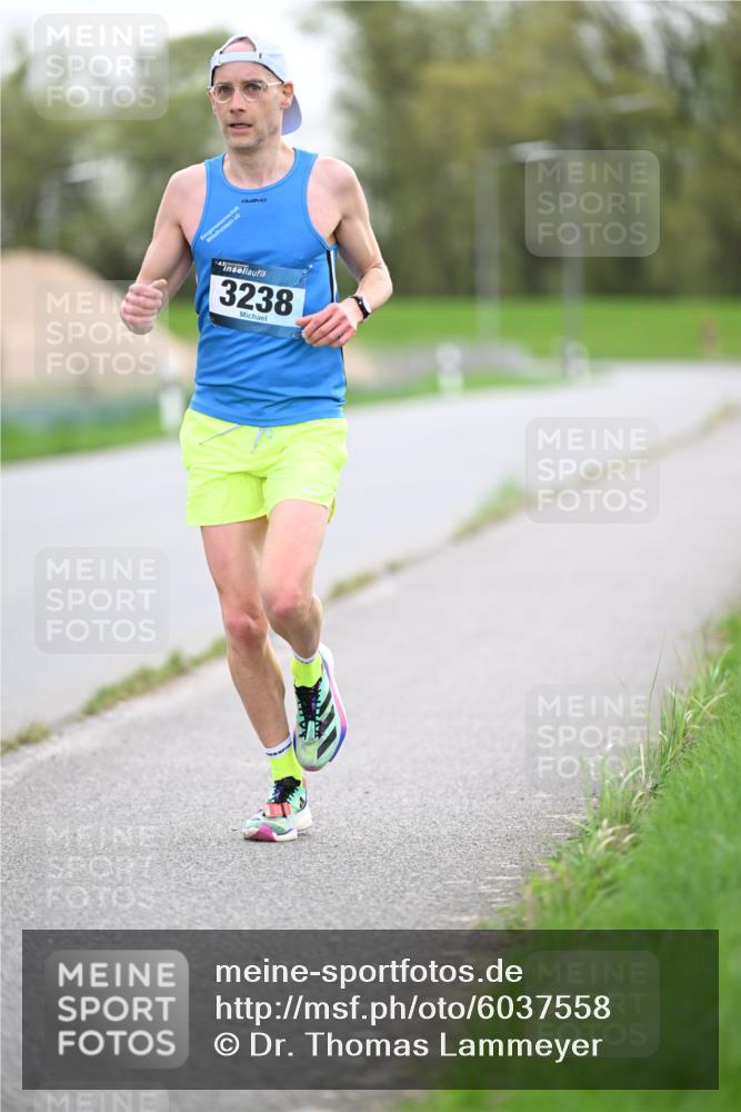 07.04.2024 - 43. Internationalen Wilhelmsburger Insellauf Dr. Thomas Lammeyer http://msf.ph/oto/6037558 07.04.2024 10:22:03 Laufen 43, 3238 meine-sportfotos.de