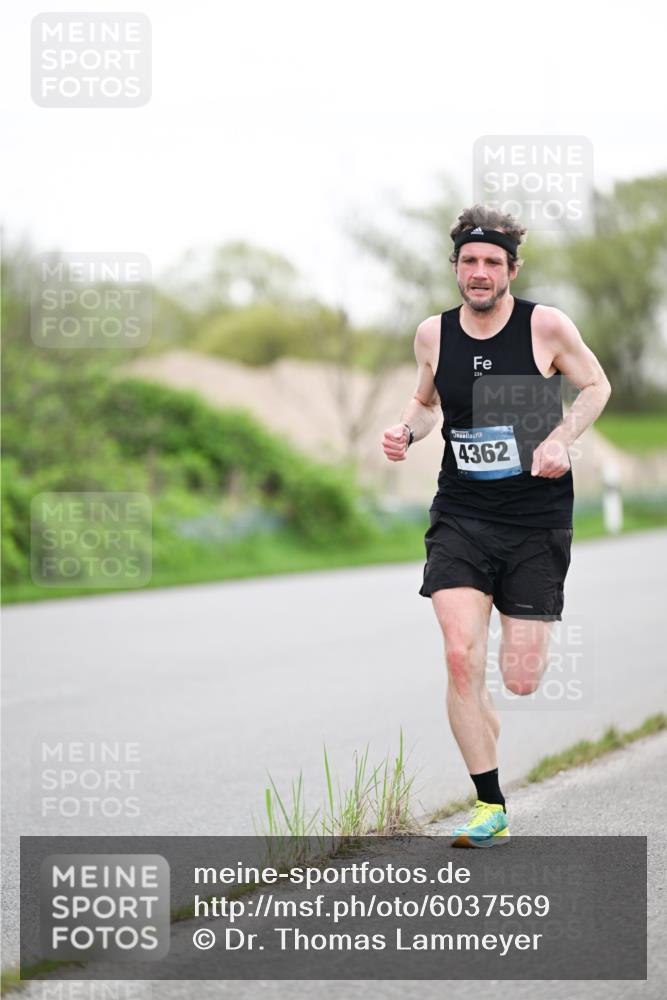 07.04.2024 - 43. Internationalen Wilhelmsburger Insellauf Dr. Thomas Lammeyer http://msf.ph/oto/6037569 07.04.2024 10:22:19 Laufen 226, 4362 meine-sportfotos.de