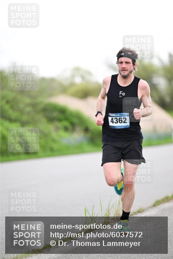 07.04.2024 - 43. Internationalen Wilhelmsburger Insellauf Dr. Thomas Lammeyer http://msf.ph/oto/6037572 07.04.2024 10:22:19 Laufen 226, 4362 meine-sportfotos.de