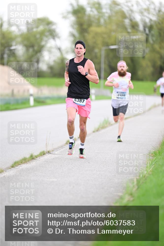 07.04.2024 - 43. Internationalen Wilhelmsburger Insellauf Dr. Thomas Lammeyer http://msf.ph/oto/6037583 07.04.2024 10:22:28 Laufen 4387, 2499 meine-sportfotos.de