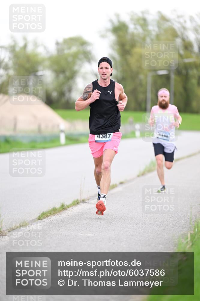 07.04.2024 - 43. Internationalen Wilhelmsburger Insellauf Dr. Thomas Lammeyer http://msf.ph/oto/6037586 07.04.2024 10:22:28 Laufen 4387 meine-sportfotos.de