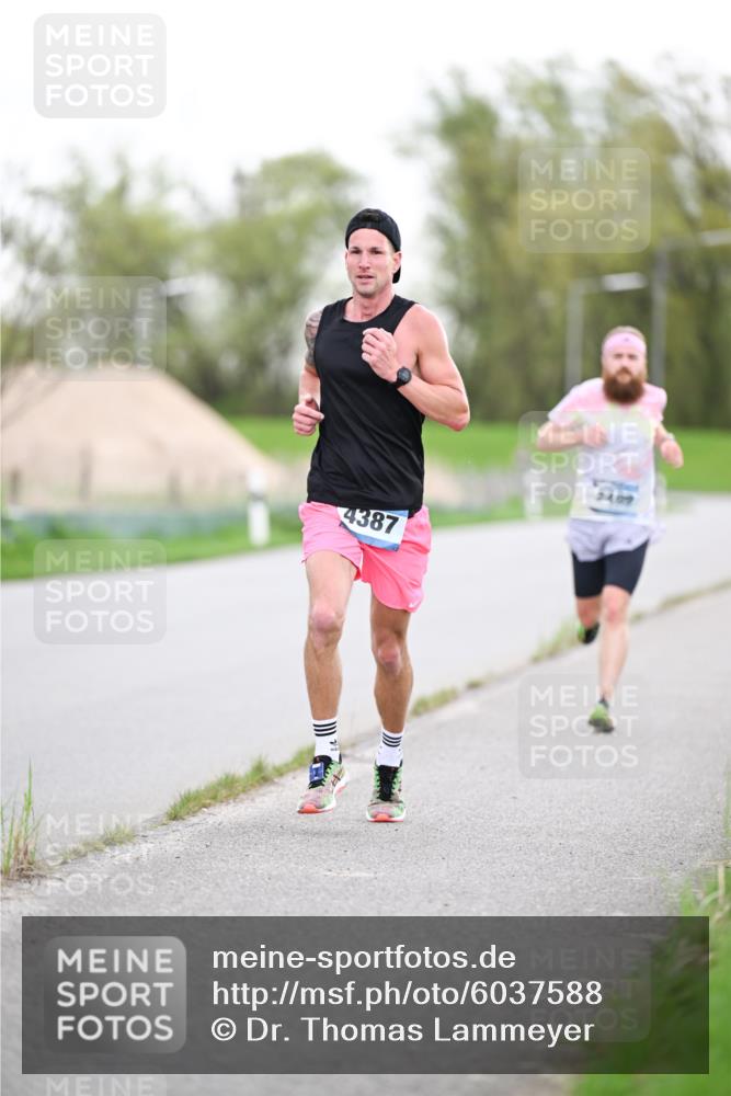 07.04.2024 - 43. Internationalen Wilhelmsburger Insellauf Dr. Thomas Lammeyer http://msf.ph/oto/6037588 07.04.2024 10:22:28 Laufen 4387 meine-sportfotos.de