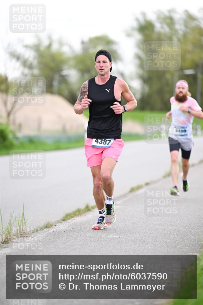 07.04.2024 - 43. Internationalen Wilhelmsburger Insellauf Dr. Thomas Lammeyer http://msf.ph/oto/6037590 07.04.2024 10:22:29 Laufen 4387, 2409 meine-sportfotos.de