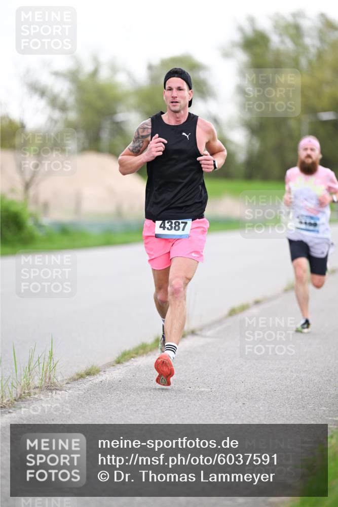 07.04.2024 - 43. Internationalen Wilhelmsburger Insellauf Dr. Thomas Lammeyer http://msf.ph/oto/6037591 07.04.2024 10:22:29 Laufen 4387 meine-sportfotos.de
