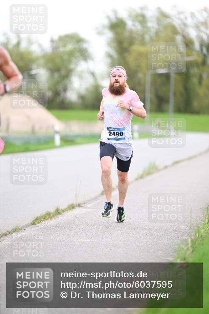 07.04.2024 - 43. Internationalen Wilhelmsburger Insellauf Dr. Thomas Lammeyer http://msf.ph/oto/6037595 07.04.2024 10:22:30 Laufen 2499 meine-sportfotos.de