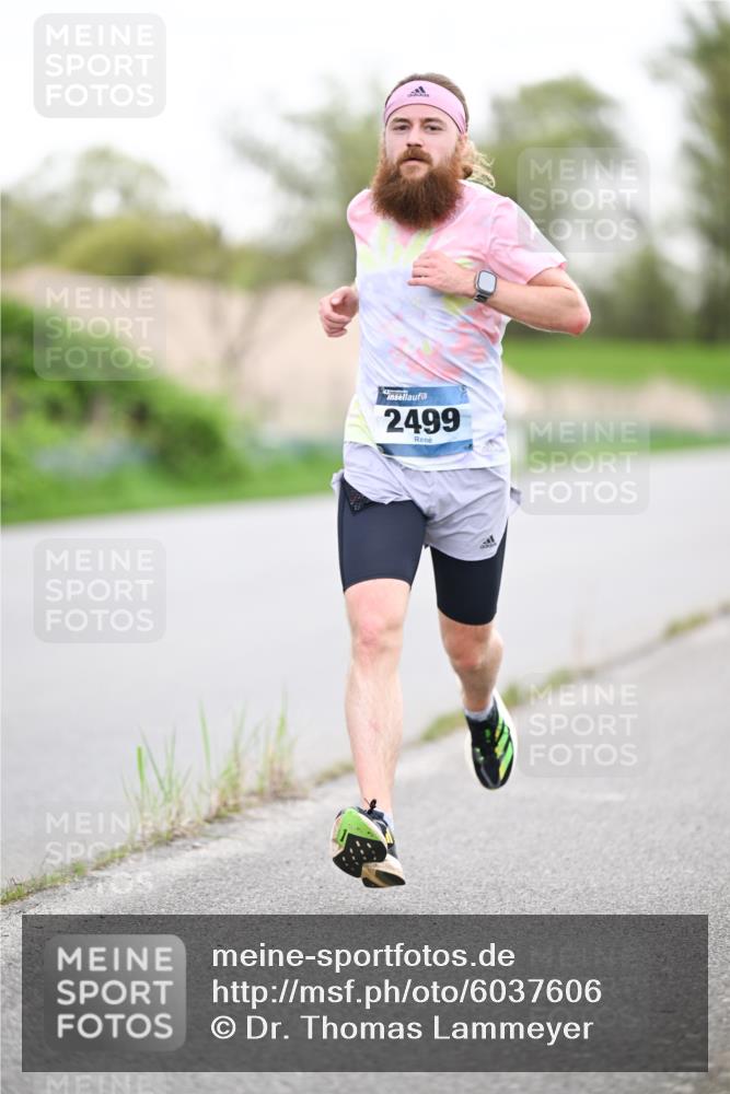 07.04.2024 - 43. Internationalen Wilhelmsburger Insellauf Dr. Thomas Lammeyer http://msf.ph/oto/6037606 07.04.2024 10:22:31 Laufen 2499 meine-sportfotos.de