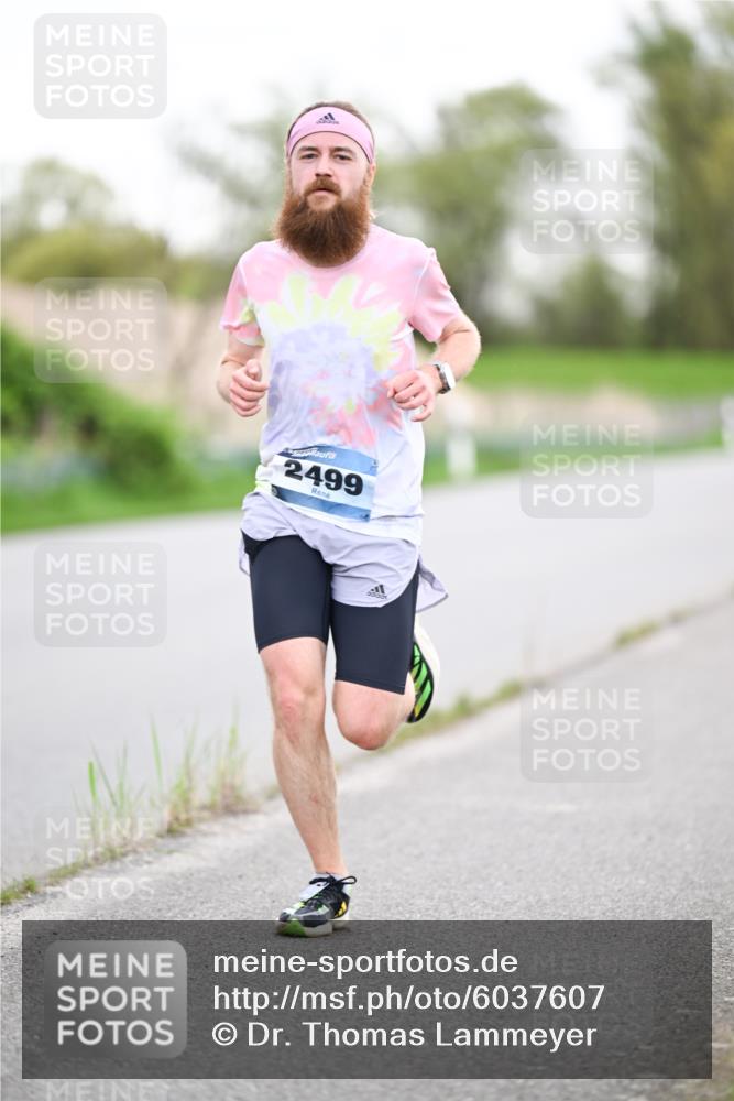 07.04.2024 - 43. Internationalen Wilhelmsburger Insellauf Dr. Thomas Lammeyer http://msf.ph/oto/6037607 07.04.2024 10:22:31 Laufen 2499 meine-sportfotos.de