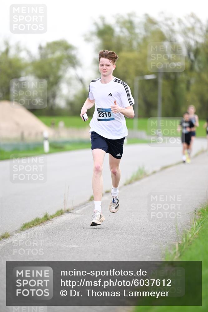 07.04.2024 - 43. Internationalen Wilhelmsburger Insellauf Dr. Thomas Lammeyer http://msf.ph/oto/6037612 07.04.2024 10:22:38 Laufen 2315 meine-sportfotos.de