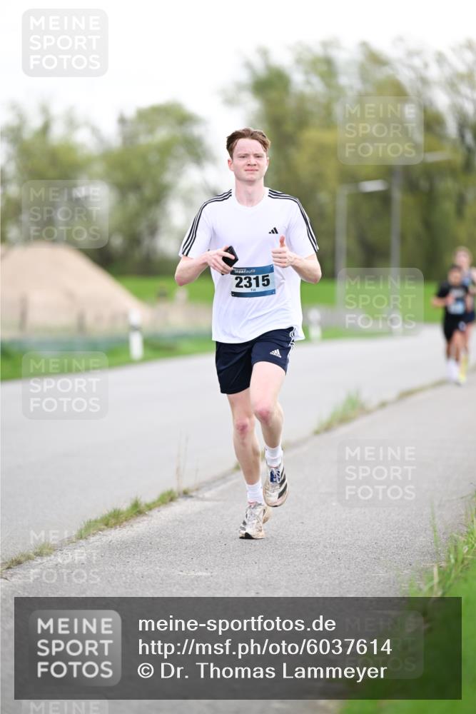 07.04.2024 - 43. Internationalen Wilhelmsburger Insellauf Dr. Thomas Lammeyer http://msf.ph/oto/6037614 07.04.2024 10:22:38 Laufen 2315 meine-sportfotos.de