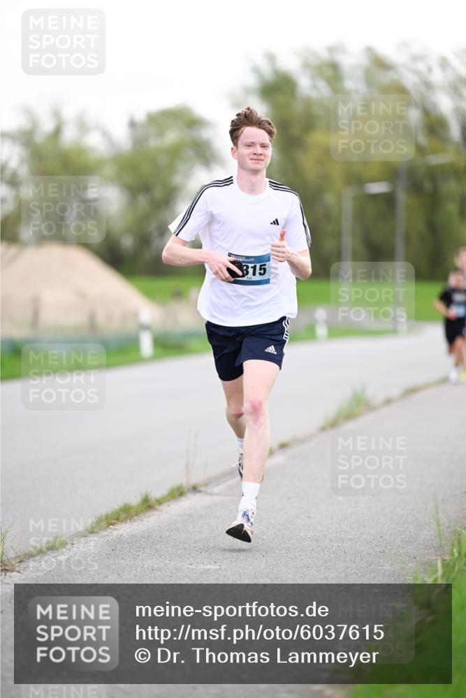 07.04.2024 - 43. Internationalen Wilhelmsburger Insellauf Dr. Thomas Lammeyer http://msf.ph/oto/6037615 07.04.2024 10:22:38 Laufen 315 meine-sportfotos.de