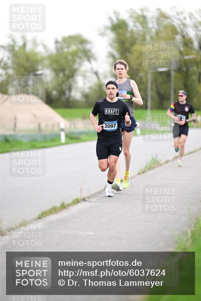 07.04.2024 - 43. Internationalen Wilhelmsburger Insellauf Dr. Thomas Lammeyer http://msf.ph/oto/6037624 07.04.2024 10:22:46 Laufen 2097 meine-sportfotos.de