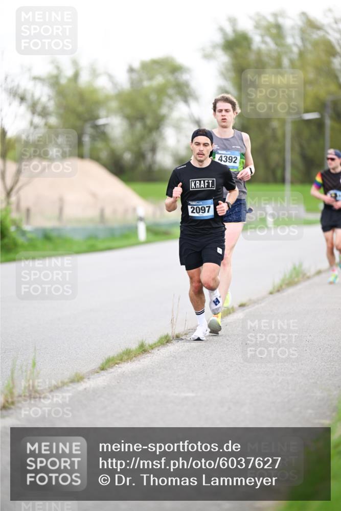 07.04.2024 - 43. Internationalen Wilhelmsburger Insellauf Dr. Thomas Lammeyer http://msf.ph/oto/6037627 07.04.2024 10:22:47 Laufen 2097, 4392 meine-sportfotos.de